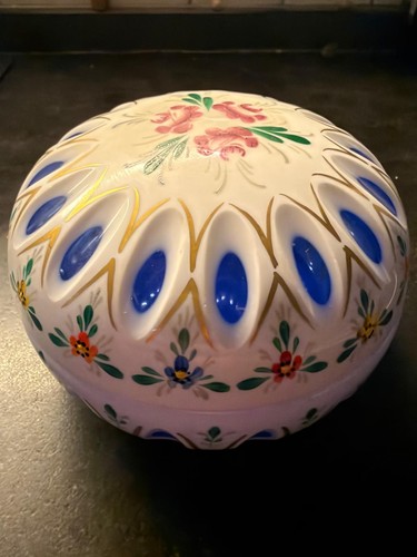 Alte opalglas deckeldose - opalglas,